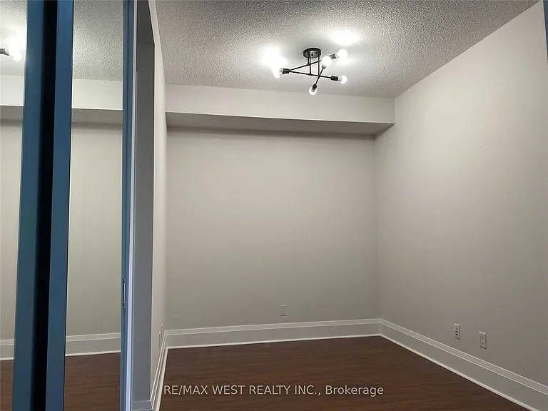 100 Harrison Garden Blvd #1318 — Photo 9