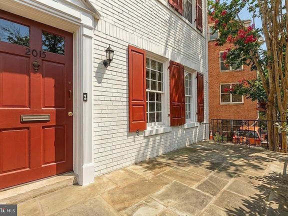 2nd image of 2015 Allen Pl NW