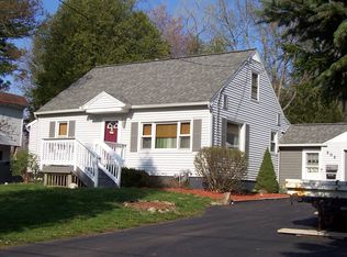 202 Sunnybrook Dr, North Syracuse, NY 13212