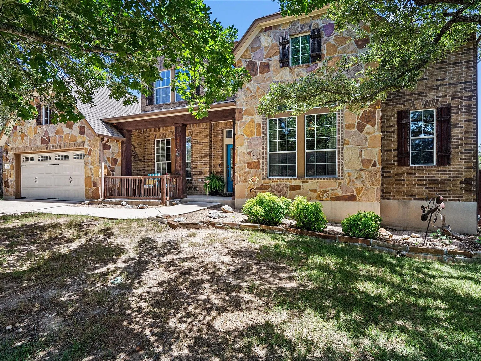 4 bed, 3.5 bath, 2989 sqft, $2,750 — Photo 2