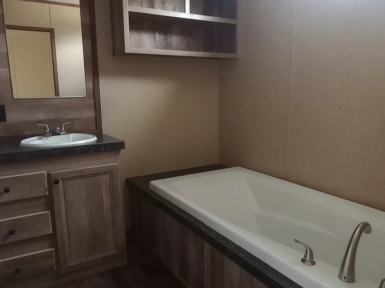 917 Western Trl — Photo 5