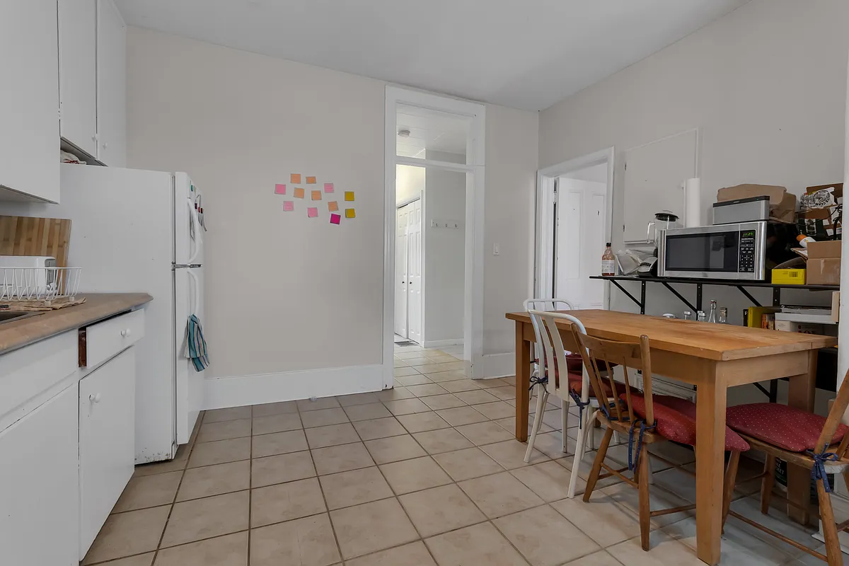 Building Photo - 75 Rideau St #2