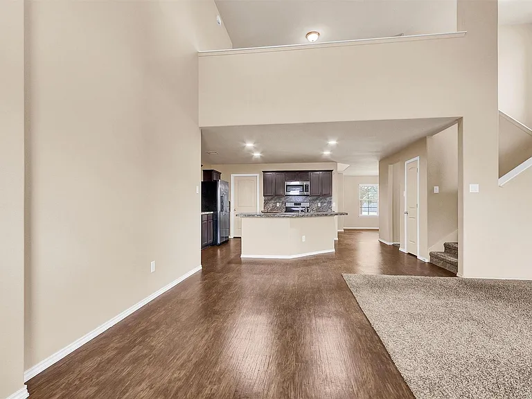 2119 Treasure Mountain Dr — Photo 10