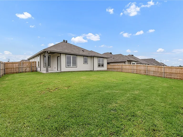 1933 Sebright Dr — Photo 14