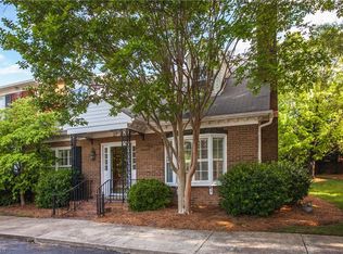 27D Fountain Manor Dr, Greensboro, NC 27405