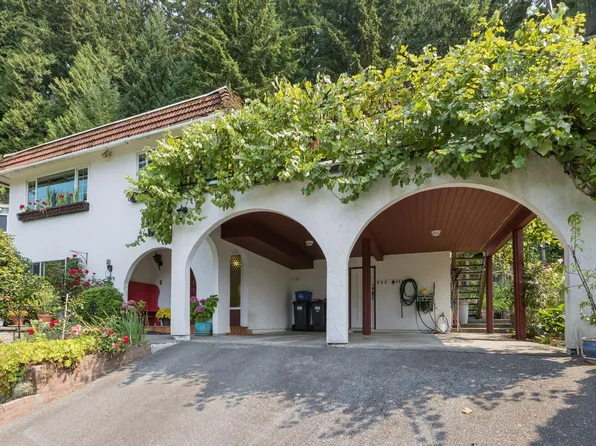 704 Maurelle Ct, North Vancouver, BC V7R 2M1