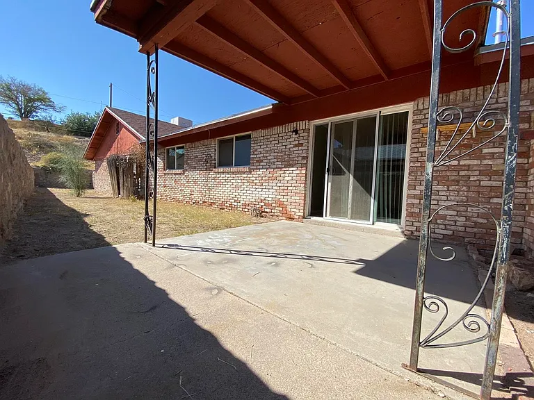 6435 Pizarro St — Photo 13
