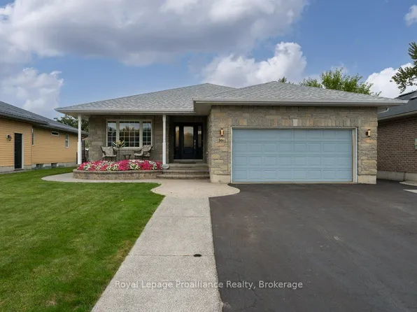 16 Forest Valley Dr, Quinte West, ON K0K 2C0