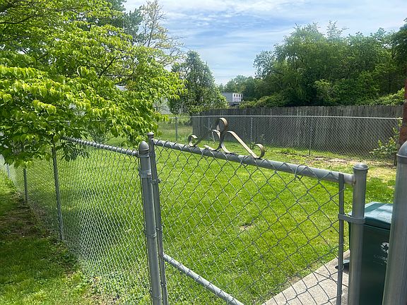 3rd image of 4526 Camberwell Rd