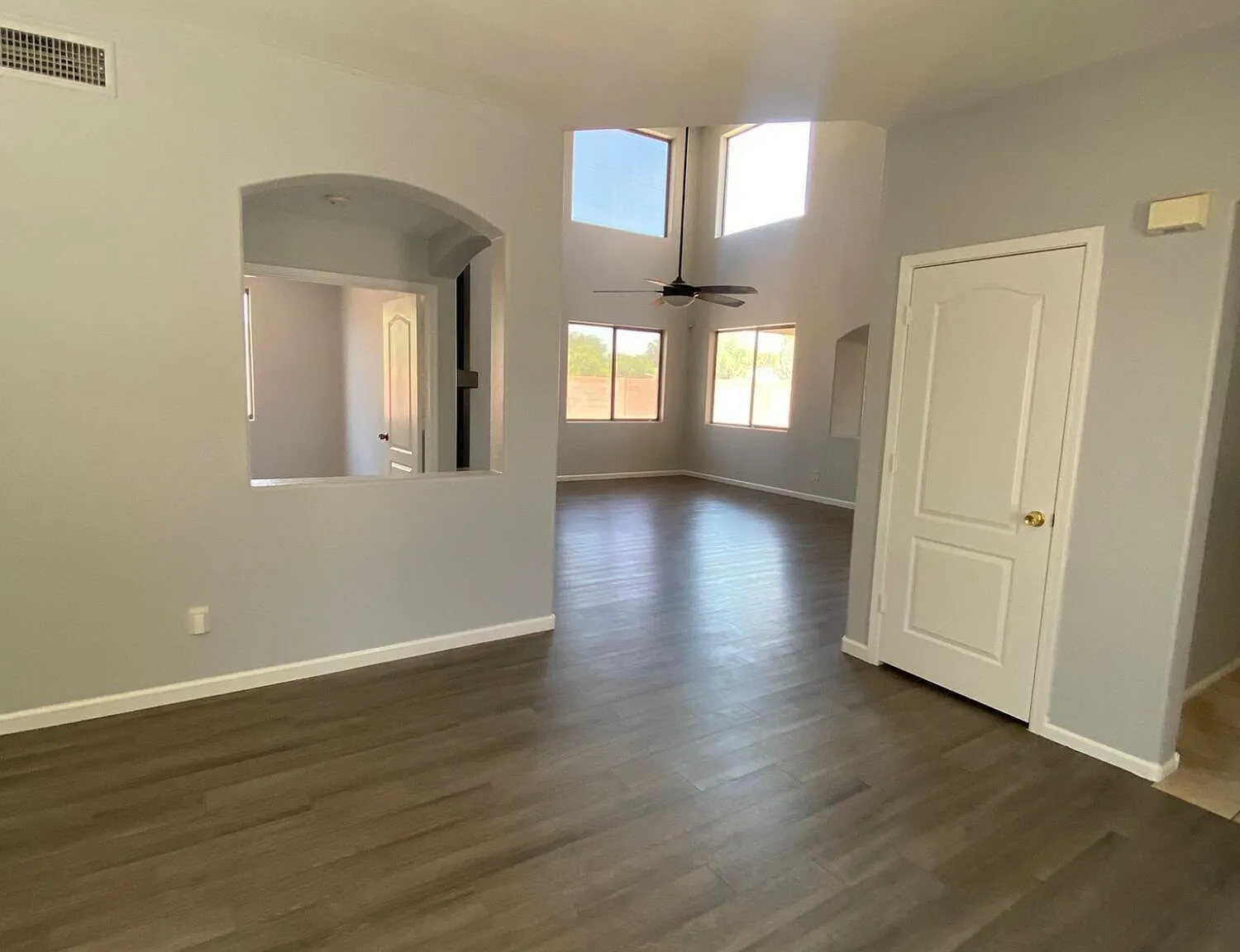 5 bed, 2.5 bath, 2974 sqft, $2,990 — Photo 4