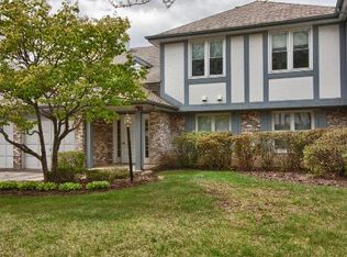 1444 Clairmont Ct #207, Vernon Hills, IL 60061