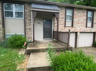 912 NW Oxford Dr, Blue Springs, MO 64015
