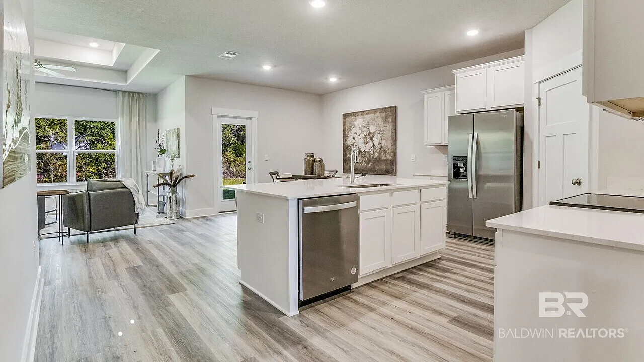 4 bed, 2.0 bath, 1835 sqft, $2,400 — Photo 2