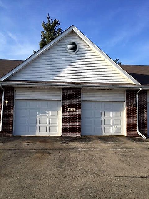 1st image of 5882 Beechwood Dr