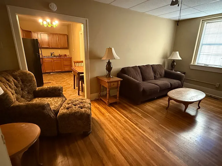 114 Main St — Photo 8