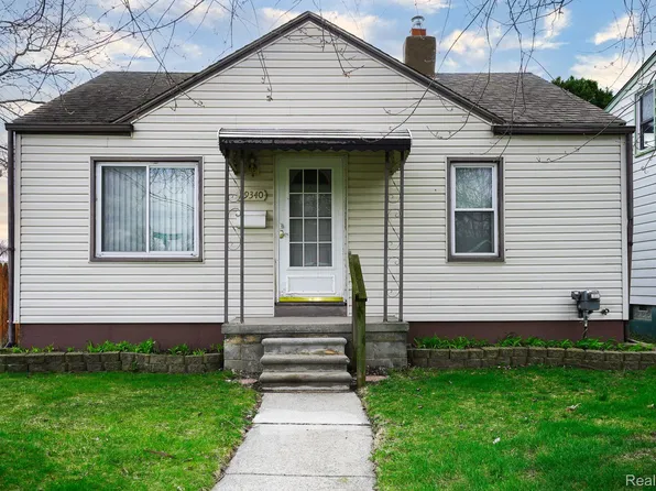 29340 Senator St, Roseville, MI 48066