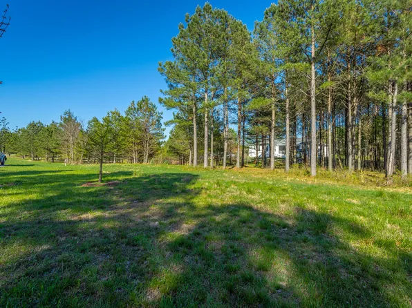 285 Pioneer Rd #215, Jasper, TN 37347