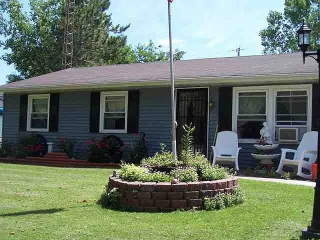 312 Hillside Dr photo 1