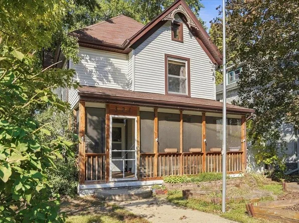 321 W 6th St, Dixon, IL 61021