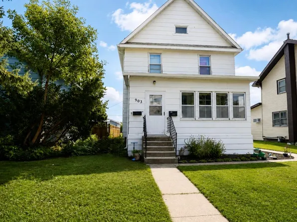 903 S 9th St, Aberdeen, SD 57401