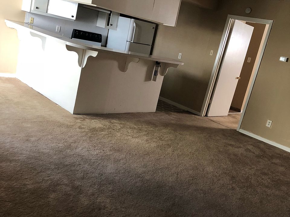 1st image of 4626 Bell St APT 6