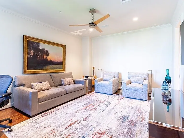 Guest Suite large enough for multiple uses