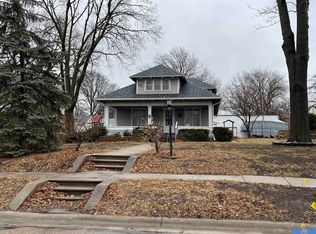 612 N 11th St Beatrice NE 68310 Zillow