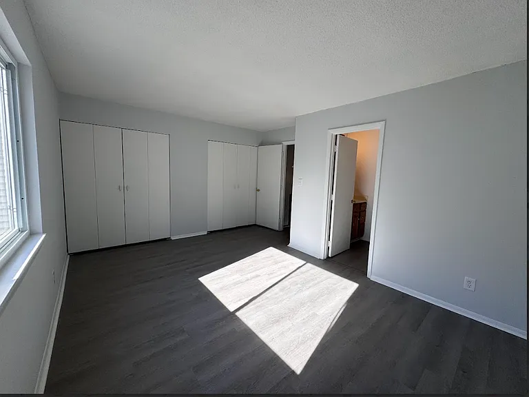 220 Elizabeth St #E8 — Photo 15