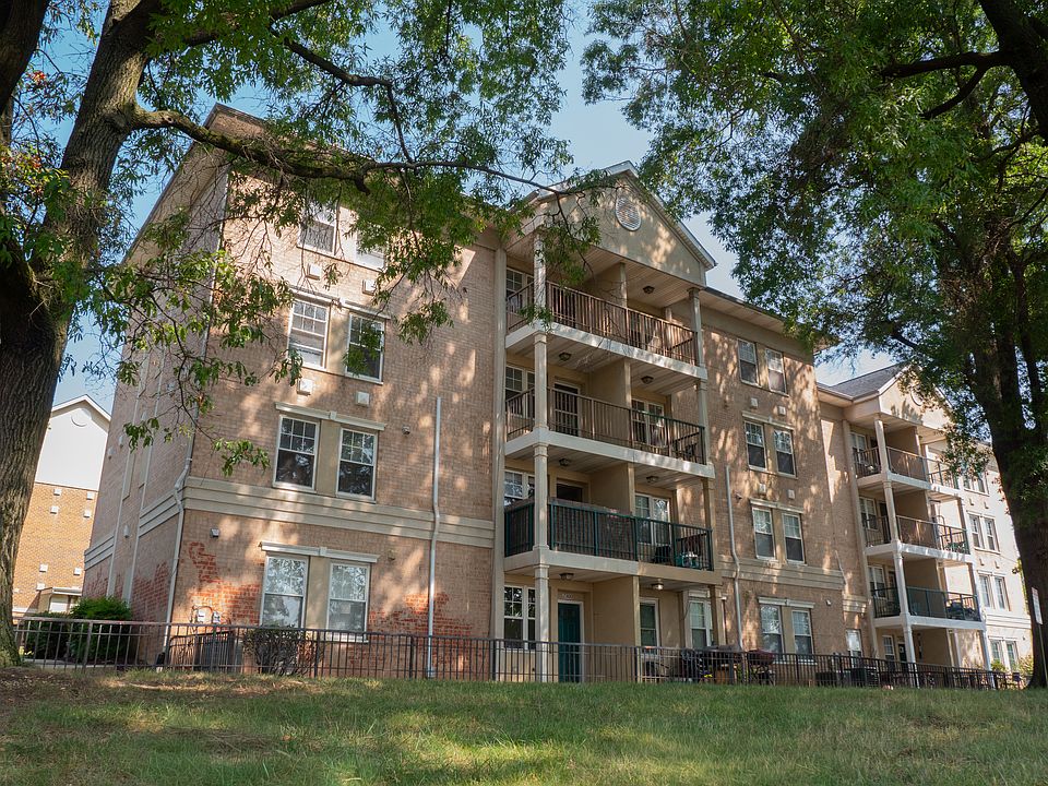 1st image of 2300 18th St NE #2300
