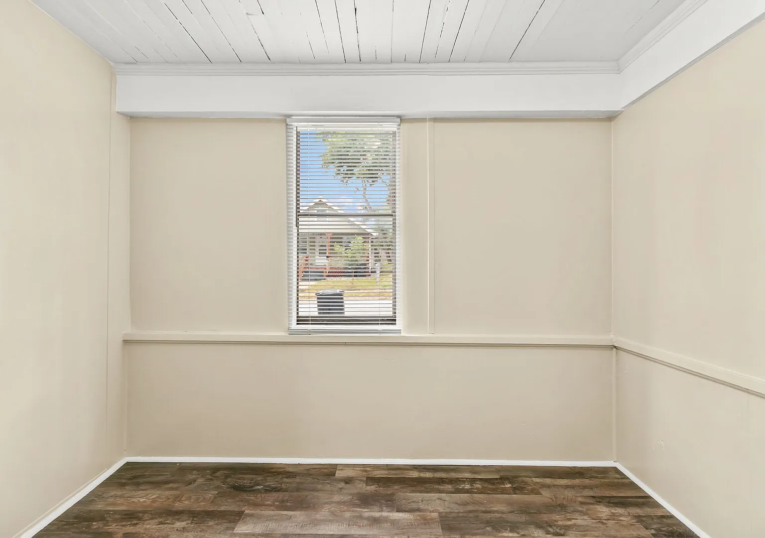 4252 Maple Street — Photo 4