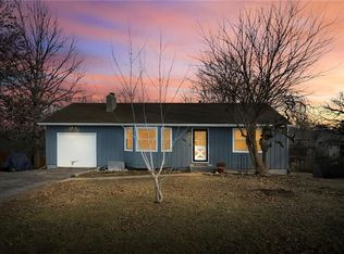 1513 Lake Rd, Liberty, MO 64068