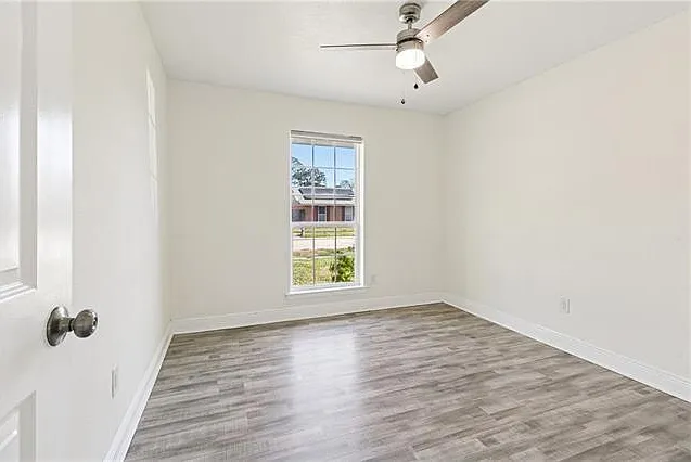 5068 Lyons Ct — Photo 6
