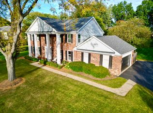 1042 Terre Dr, Libertyville, IL 60048