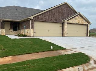 735 Rolling Terrace Cir #735, Granbury, TX 76049