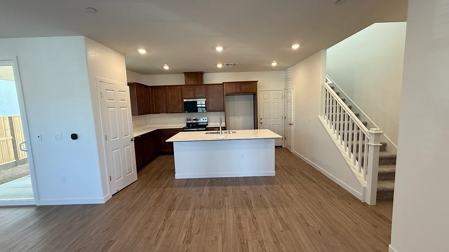 8382 Oksana Way photo 1