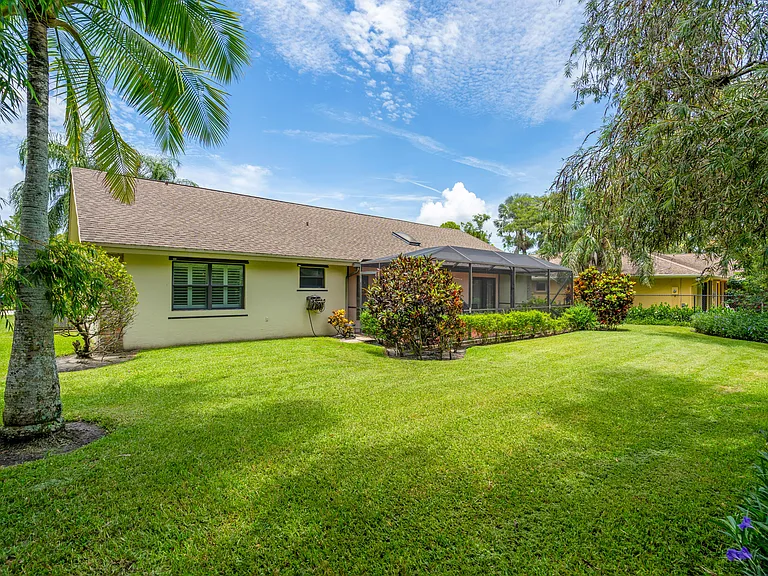 1532 Primrose Ln — Photo 34