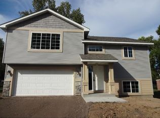 1571 Christie Pl, Saint Paul, MN 55106