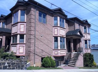 9 Hudson Ave, Edgewater, NJ 07020