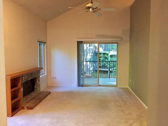 Cieling fan with fireplace