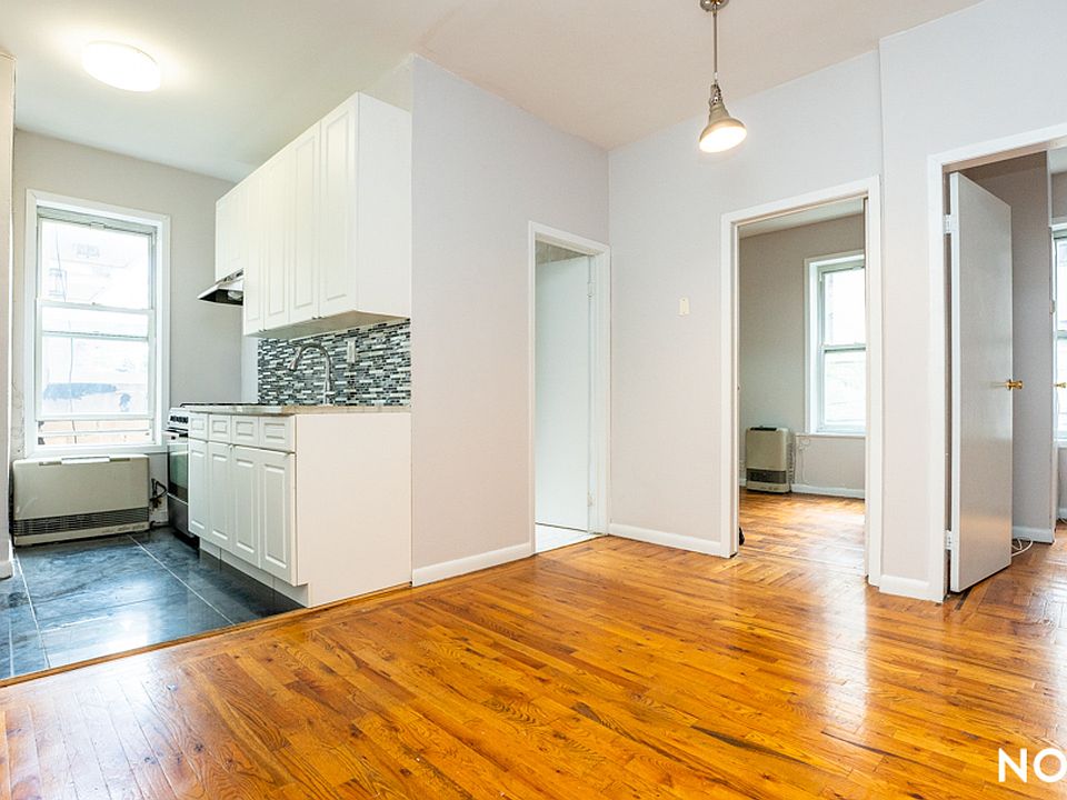 1st image of 272 Grand St APT 3