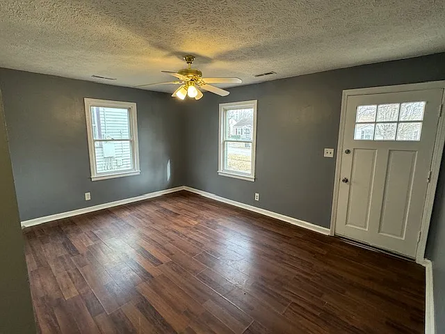 3443 Glendale Ave — Photo 2
