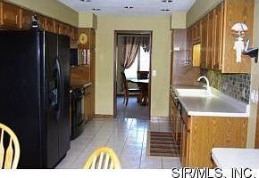 4th image of 60 Rebecca Dr