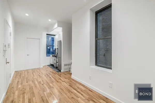 Rented by Bond New York | media 2