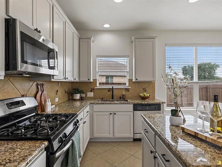 11304 Running Brush Ln — Photo 13