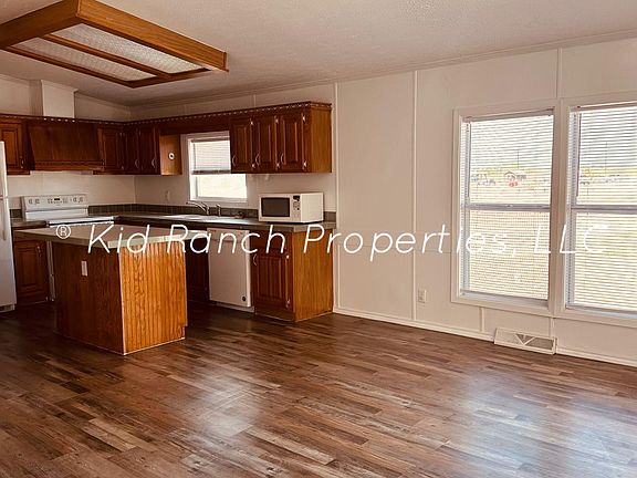 Kitchen/Dining Area