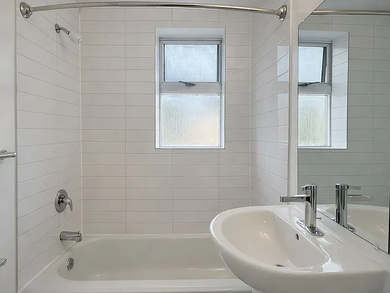 391 Sherbourne St #410 — Photo 4