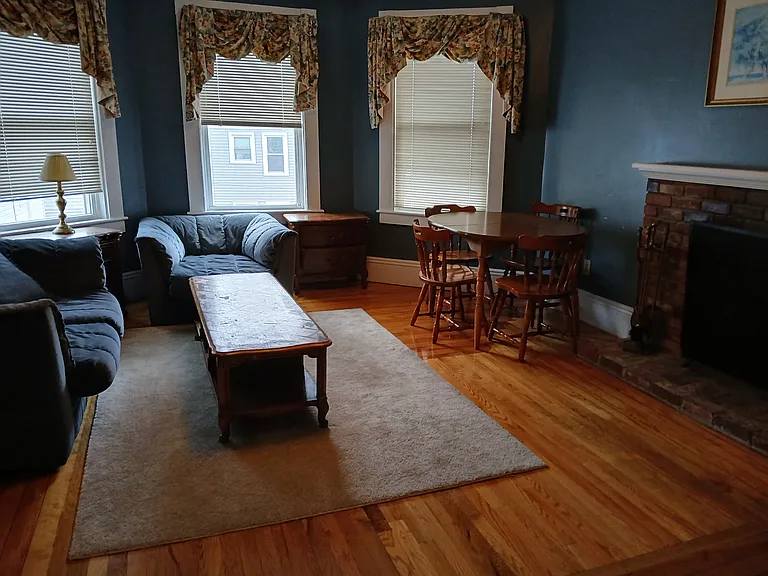 Living dining room has peaks of the ocean