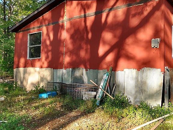 5th image of 28 Muskie Ln