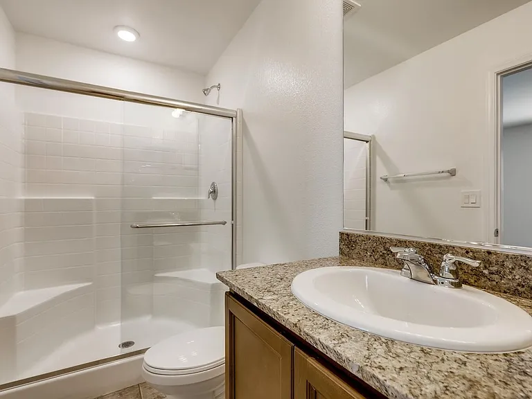 4496 Pencester St — Photo 12