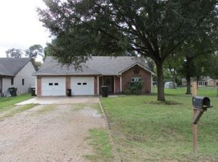 604 NW Front St, Sealy, TX 77474